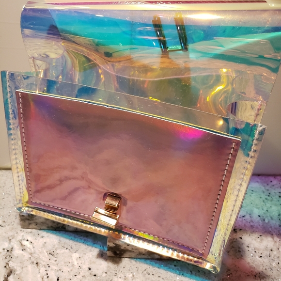 Holographic transparent acrylic purse. - Picture 2 of 3